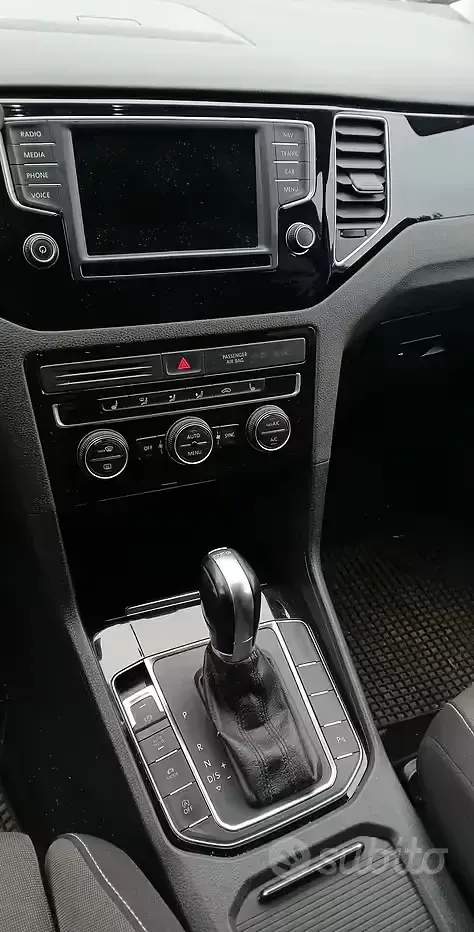 Usata VW Golf Sportsvan 110 CV (80 kW) 2015 Grigio Monovolume