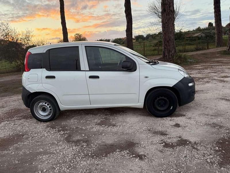 Usata Fiat Panda Pop 70 CV (51 kW) 2022 Bianco Utilitaria