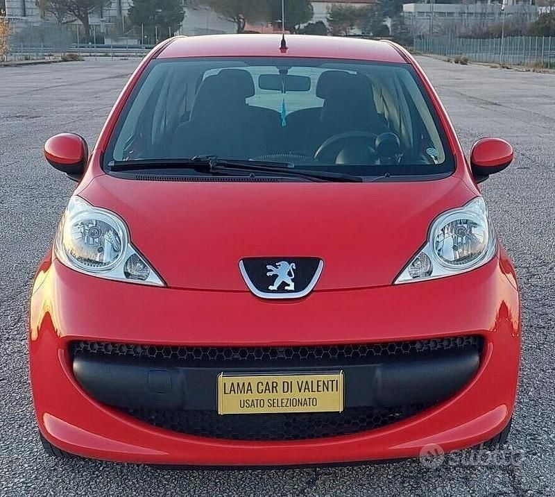 Rosso Usata 2008 Peugeot 107 Due volumi | 3000 € (Buon prezzo) - Immagine 1/4