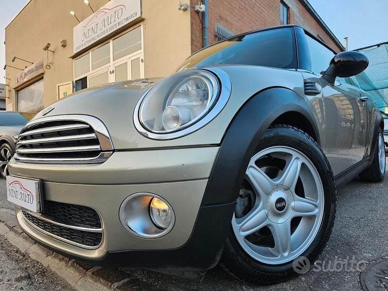 Usata Mini Cooper D Pepper 110 CV (80 kW) 2009 Marrone Utilitaria