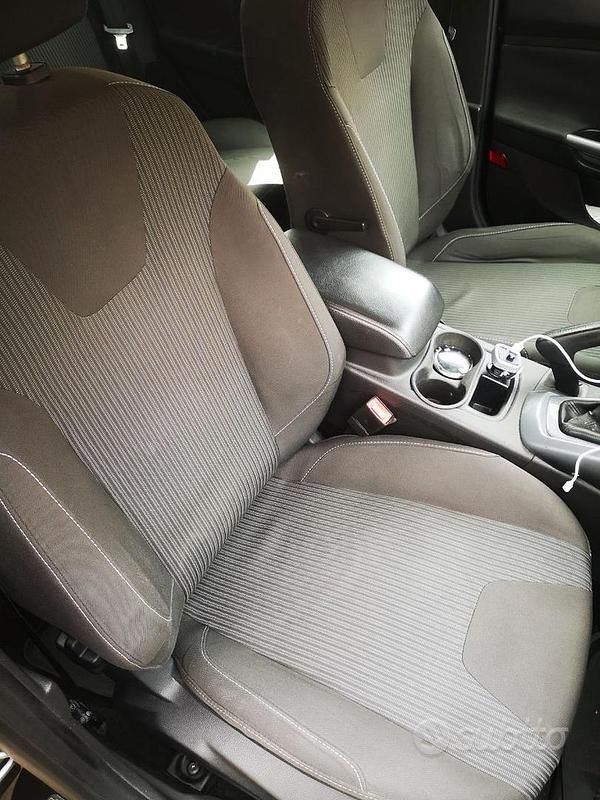 Usata Ford Focus 115 CV (84 kW) 2014 Nero Berlina