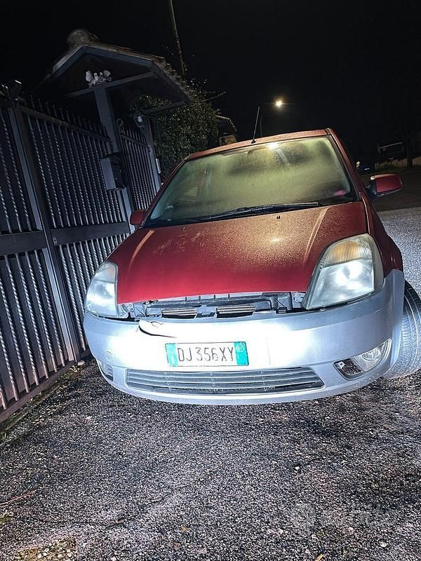Usata Ford Fiesta 2007 Rosso Utilitaria
