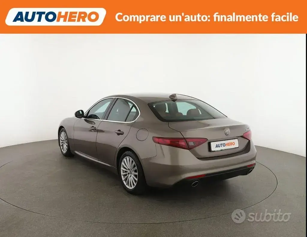 Usata Alfa Romeo Giulia Super 180 CV (132 kW) 2017 Grigio Berlina