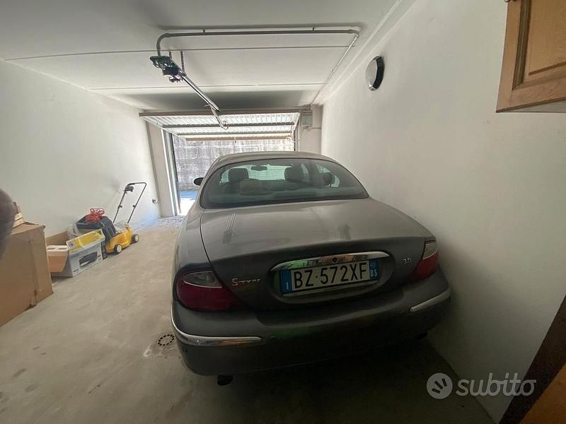 Usata Jaguar S-Type S 238 CV (175 kW) 2002 Grigio Berlina