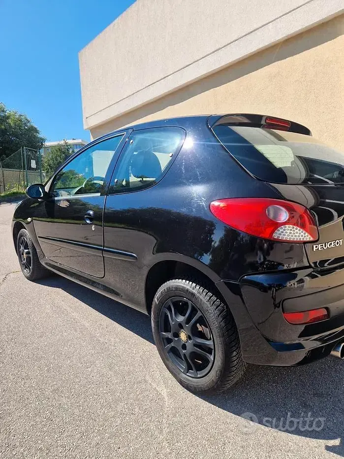 Usata Peugeot 206+ 60 CV (44 kW) 2011 Nero Utilitaria