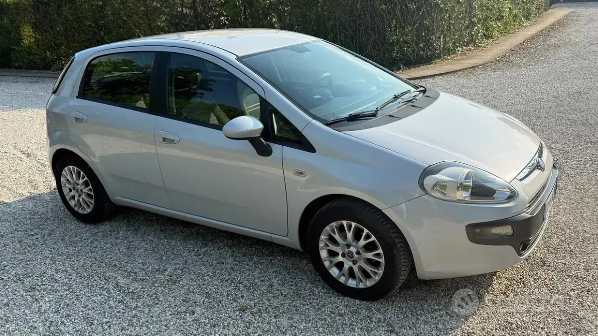 Usata Fiat Punto Evo Dynamic 75 CV (55 kW) 2011 Utilitaria
