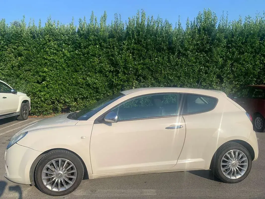 Usata Alfa Romeo MiTo 84 CV (61 kW) 2012 Bianco Utilitaria
