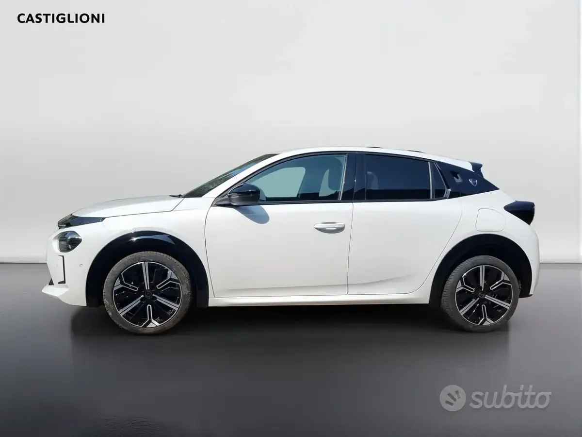 Usata Lancia Ypsilon 101 CV (74 kW) 2025 Bianco Utilitaria