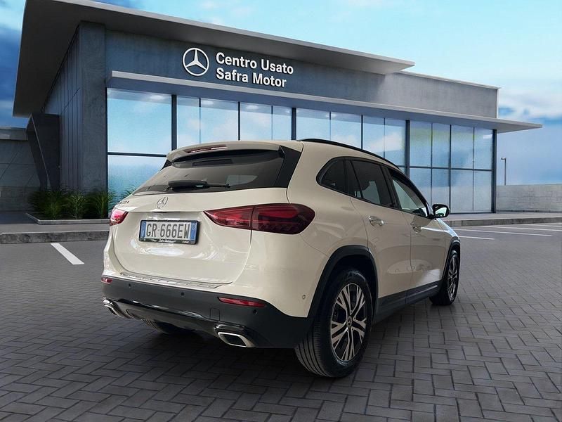 Usata Mercedes GLA180 Advanced Plus 116 CV (85 kW) 2023 Bianco polare SUV