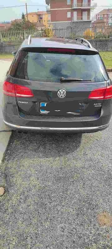 Usata VW Passat 140 CV (102 kW) 2011 Grigio Station wagon