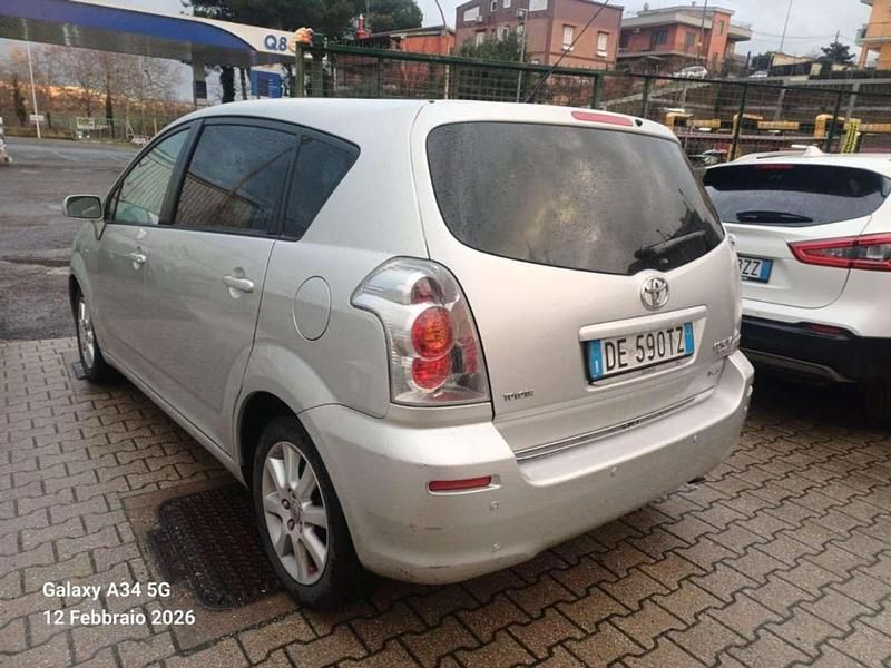 Usata Toyota Corolla Verso Sol 136 CV (100 kW) 2007 Argento Monovolume