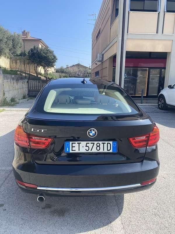 Usata BMW 318 Gran Turismo 143 CV (105 kW) 2013 Nero Berlina