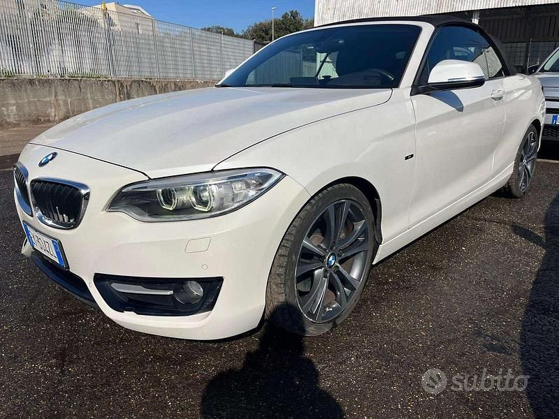Bianco Usata 2015 BMW 220 Sport Line Cabrio | 14.900 € (Cara) - Immagine 1/4