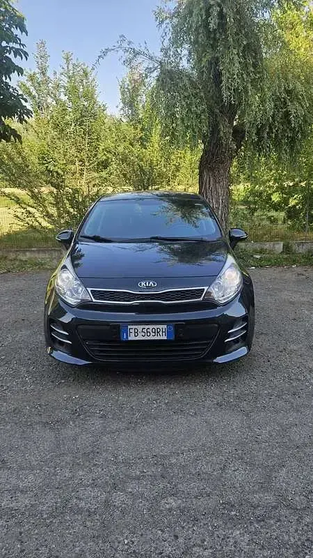 Usata Kia Rio Active 86 CV (63 kW) 2015 Bluazzurro Berlina