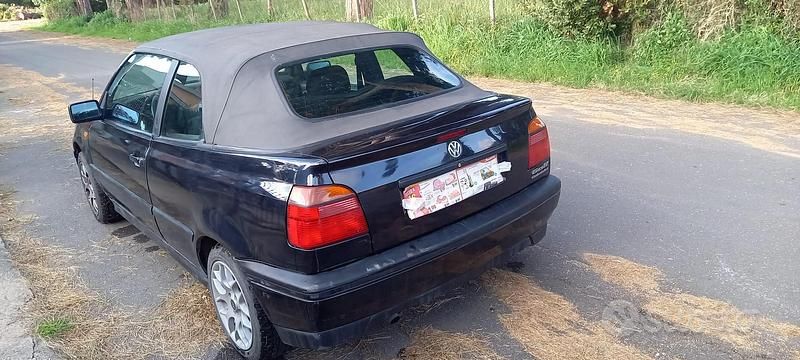Usata VW Golf Cabriolet Classicline 101 CV (74 kW) 1997 Blu Cabrio