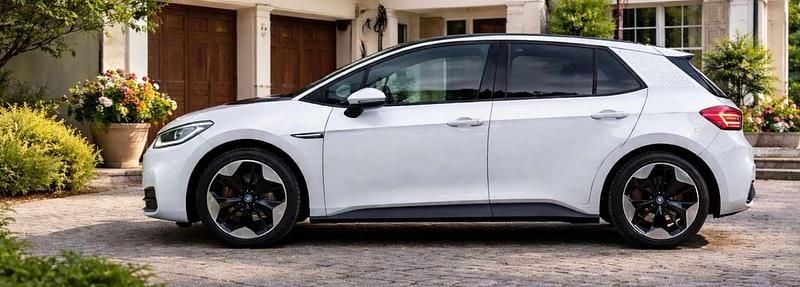 Usata VW ID.3 Pro 69 kW (95 CV) 2023 Bianco Utilitaria