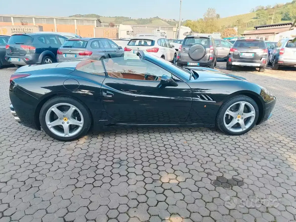 Usata Ferrari California 460 CV (338 kW) 2010 Nero Cabrio