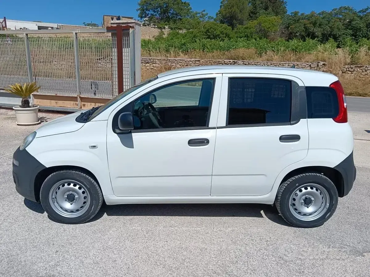 Usata Fiat Panda Pop 69 CV (50 kW) 2019 Bianco Utilitaria