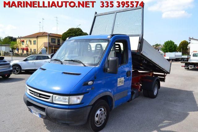 Usata Iveco Daily 90 CV (66 kW) 2005 Blu