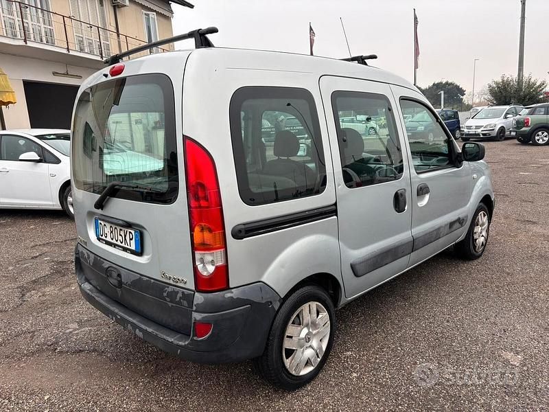 Usata Renault Kangoo 95 CV (69 kW) 2007 Grigio Monovolume