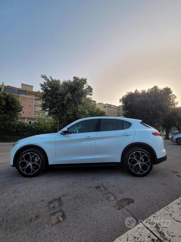 Usata Alfa Romeo Stelvio Executive 180 CV (132 kW) 2018 Bianco SUV