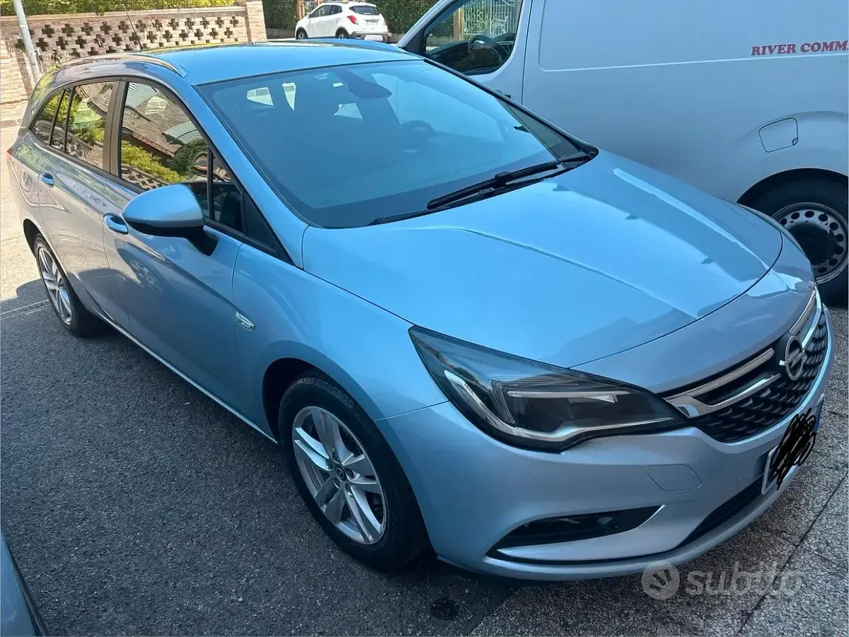 Usata Opel Astra 105 CV (77 kW) 2018 Bluazzurro Station wagon