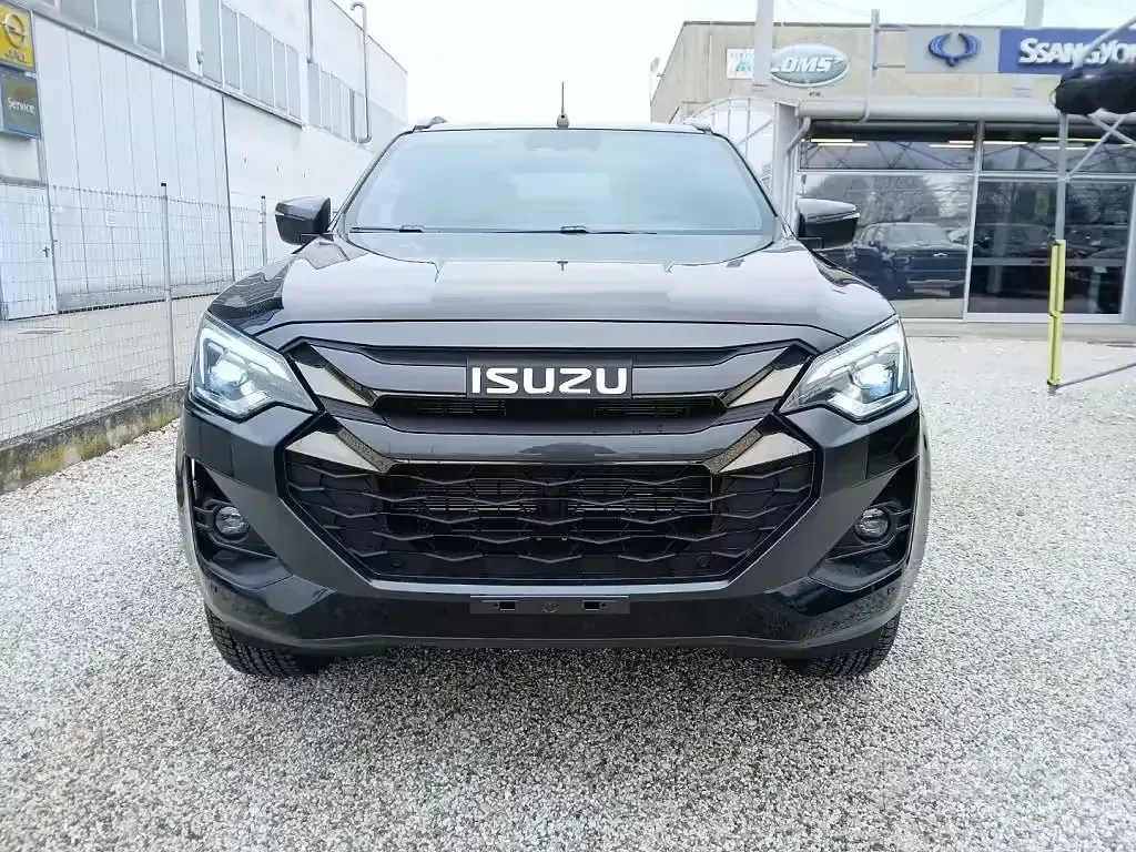 Nuova Isuzu D-Max 165 CV (121 kW) 2026 Nero Pick-up