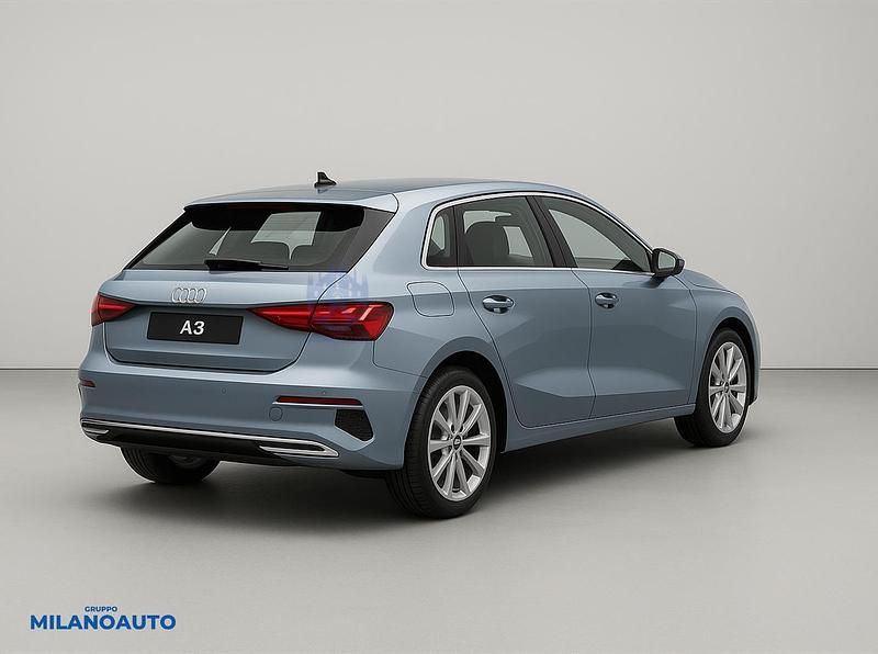Begagnad Audi A3 Sportback Advanced Plus 150 HK (110 kW) 2024 Grå Halvkombi