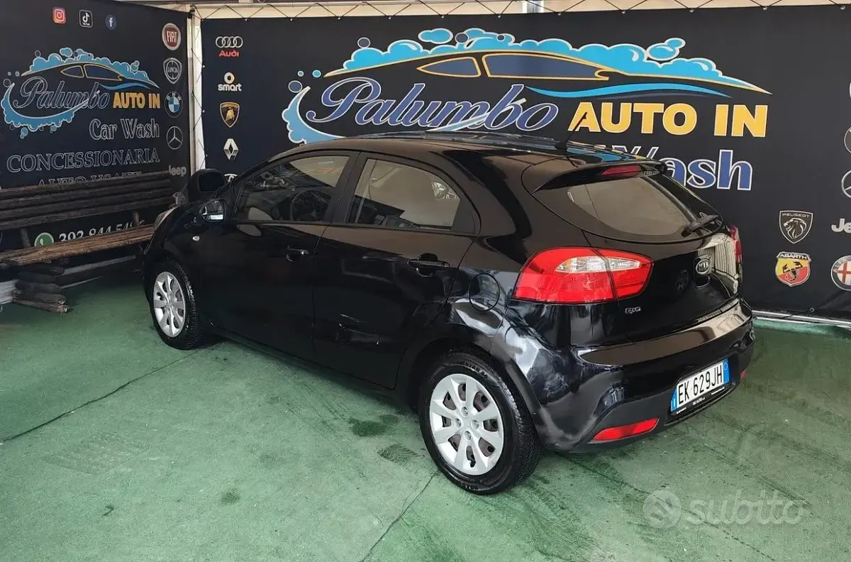 Usata Kia Rio EX 75 CV (55 kW) 2013 Nero Berlina