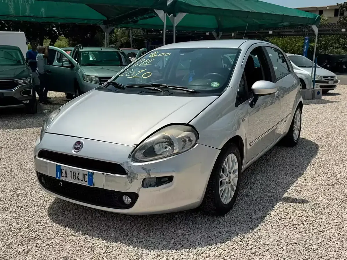 Usata Fiat Grande Punto 77 CV (56 kW) 2010 Grigio Utilitaria