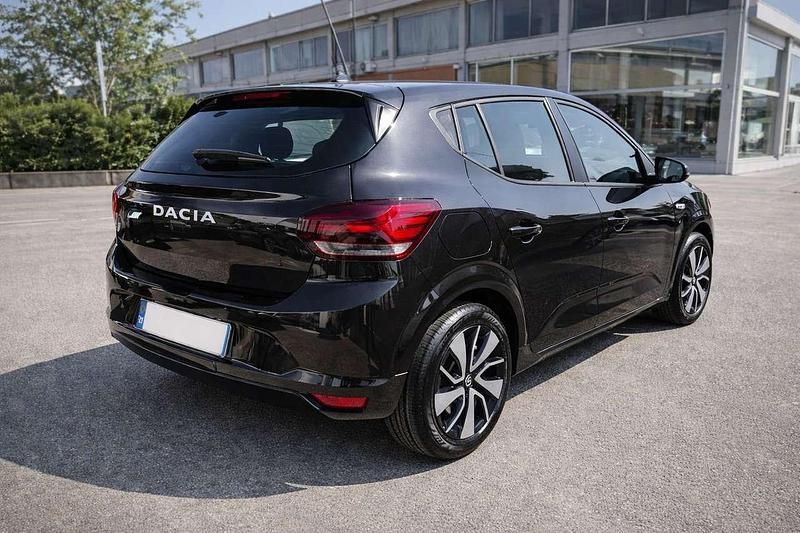 Usata Dacia Sandero Expression 67 CV (49 kW) 2024 Nero Utilitaria