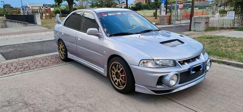 Usata Mitsubishi Lancer 280 CV (205 kW) 1996 Argento Berlina