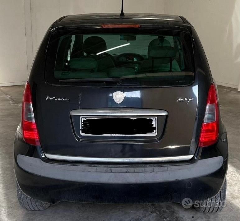 Usata Lancia Musa 90 CV (66 kW) 2007 Nero Monovolume