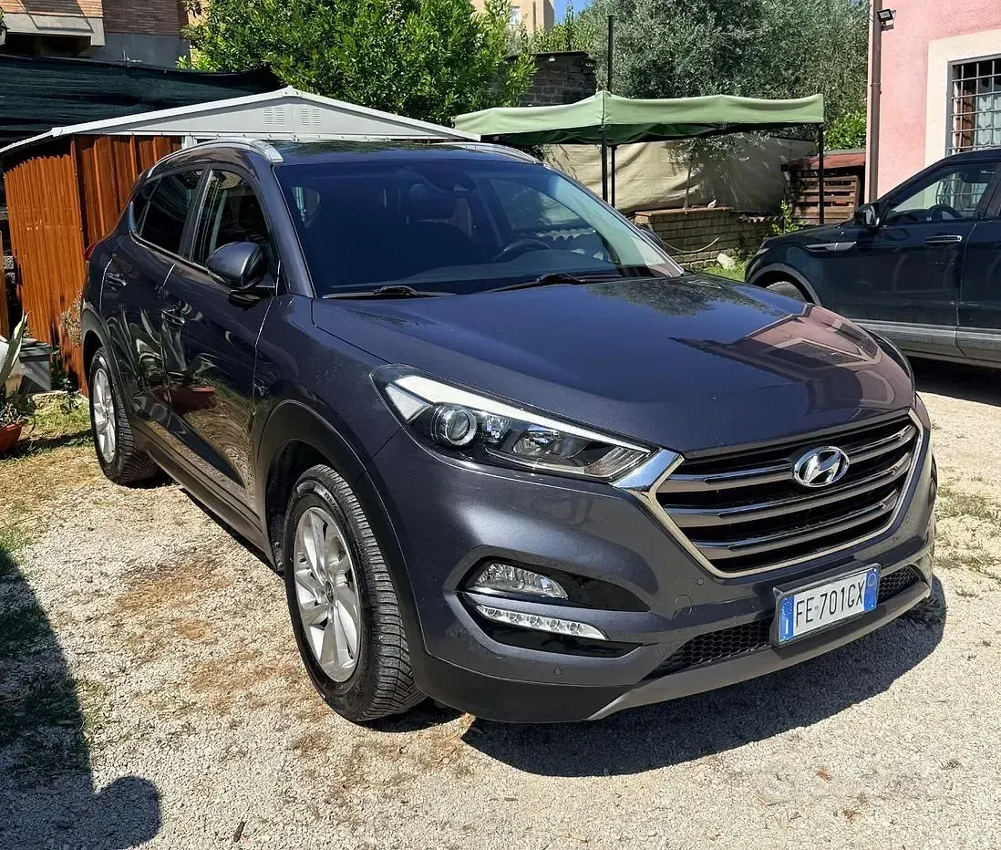 Usata Hyundai Tucson 141 CV (103 kW) 2016 Rosso SUV