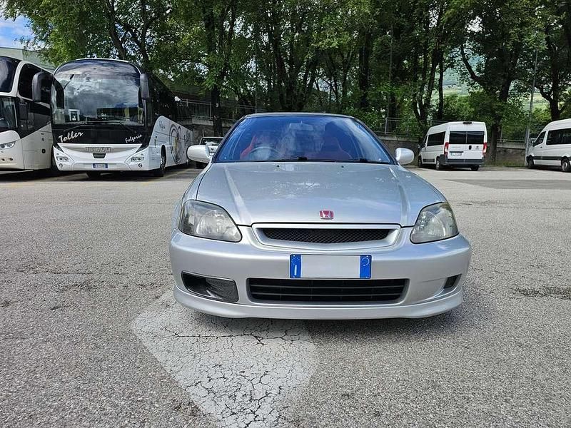 Usata Honda Civic Type R 185 CV (136 kW) 1999 Argento Coupé