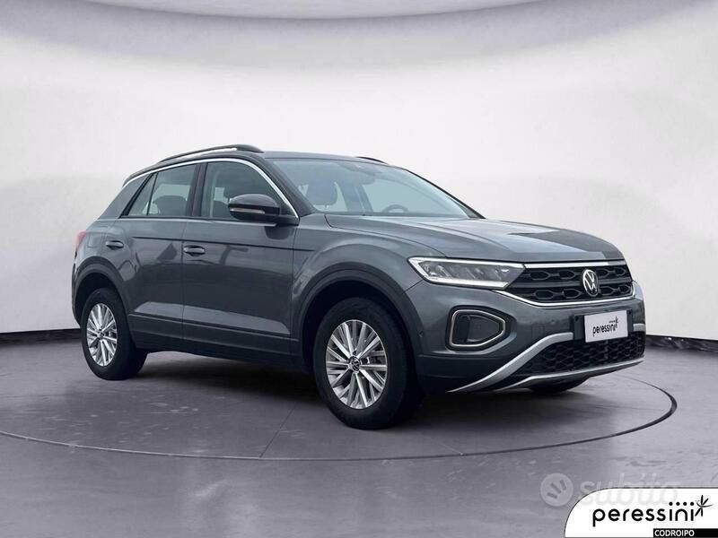 Usata VW T-Roc Life 150 CV (110 kW) 2024 Grigio SUV