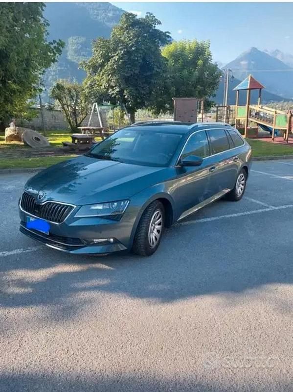 Usata Skoda Superb 2019 Grigio Station wagon