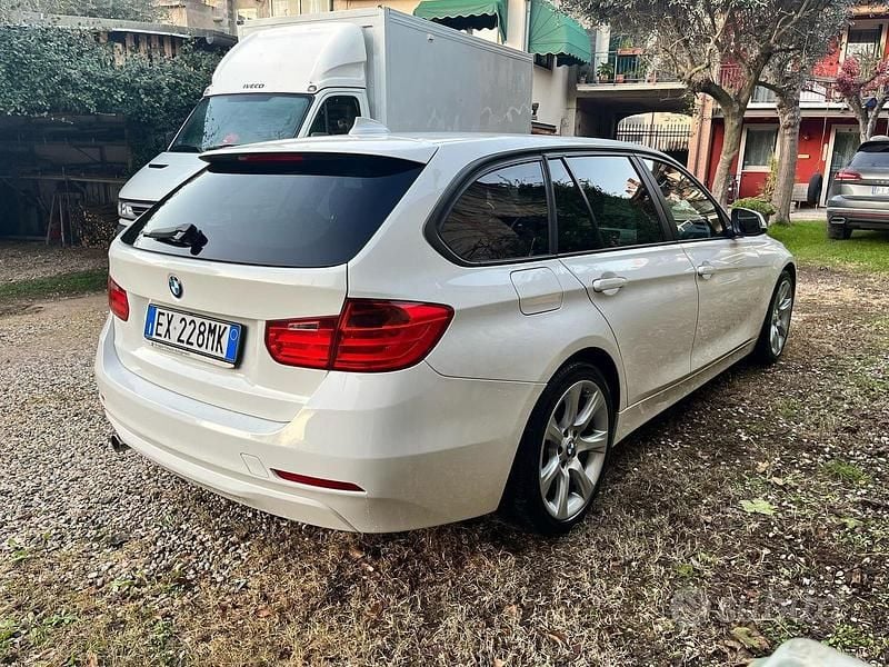 Usata BMW 318 150 CV (110 kW) 2015 Bianco Station wagon