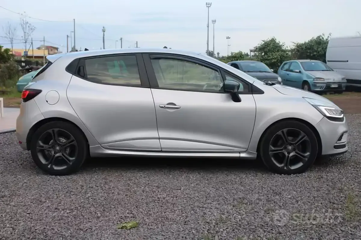 Usata Renault Clio IV GT-Line 110 CV (80 kW) 2017 Grigio Berlina
