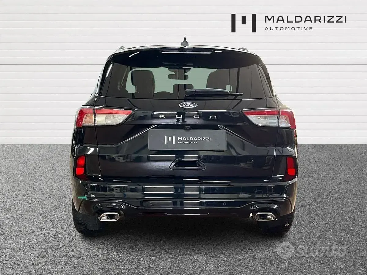 Usata Ford Kuga ST-Line X 120 CV (88 kW) 2023 Nero SUV
