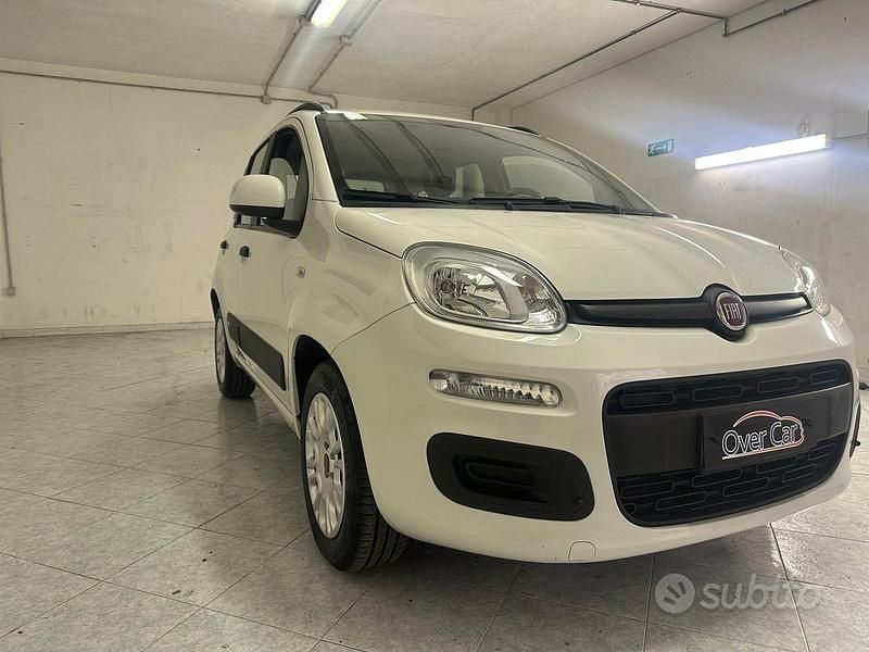 Bianco Usata 2018 Fiat Panda Lounge Tre volumi | 8290 € (Buon prezzo) - Immagine 1/4