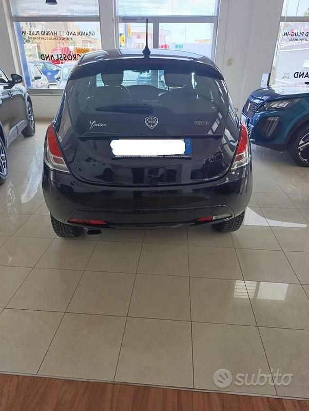 Usata Lancia Ypsilon Gold 69 CV (50 kW) 2021 Utilitaria