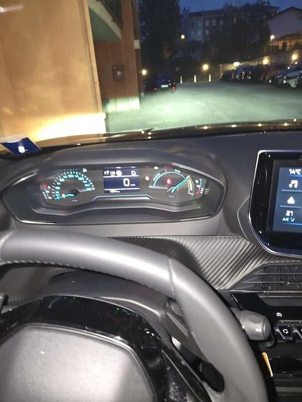 Nuova Peugeot 2008 Active 136 CV (100 kW) 2025 SUV