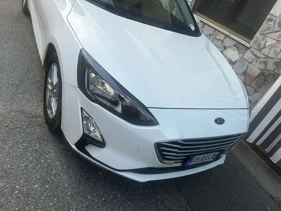 Usata Ford Focus 125 CV (91 kW) 2021 Bianco Station wagon