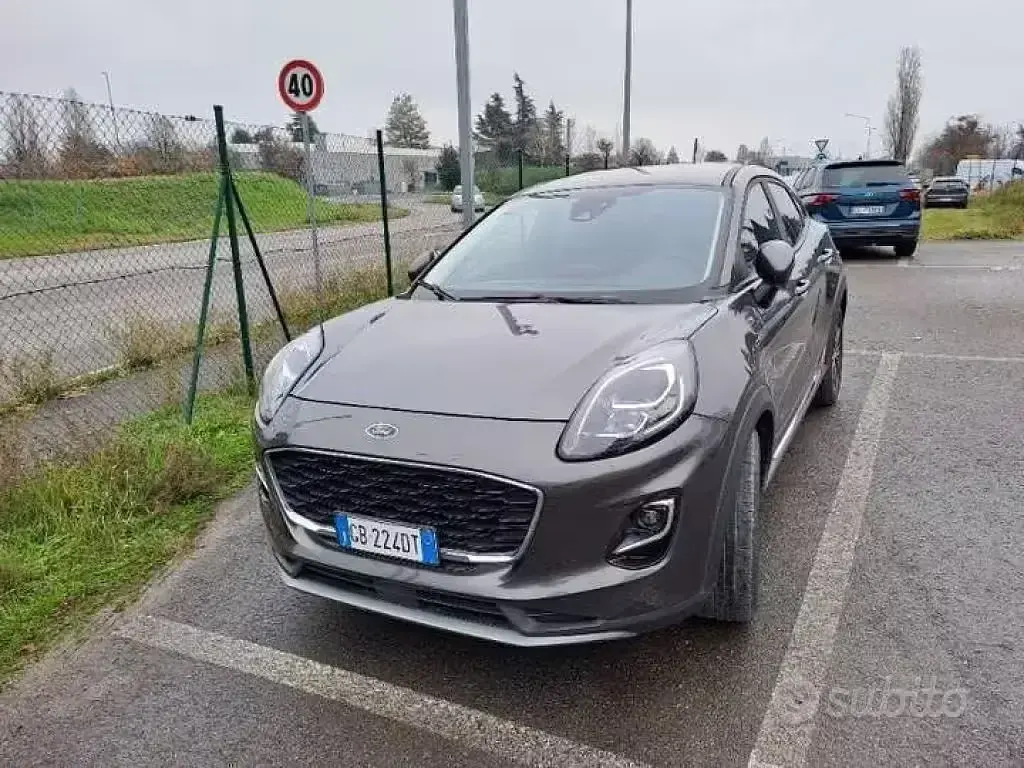 Begagnad Ford Puma Business Edition 125 HK (91 kW) 2020 Grå SUV