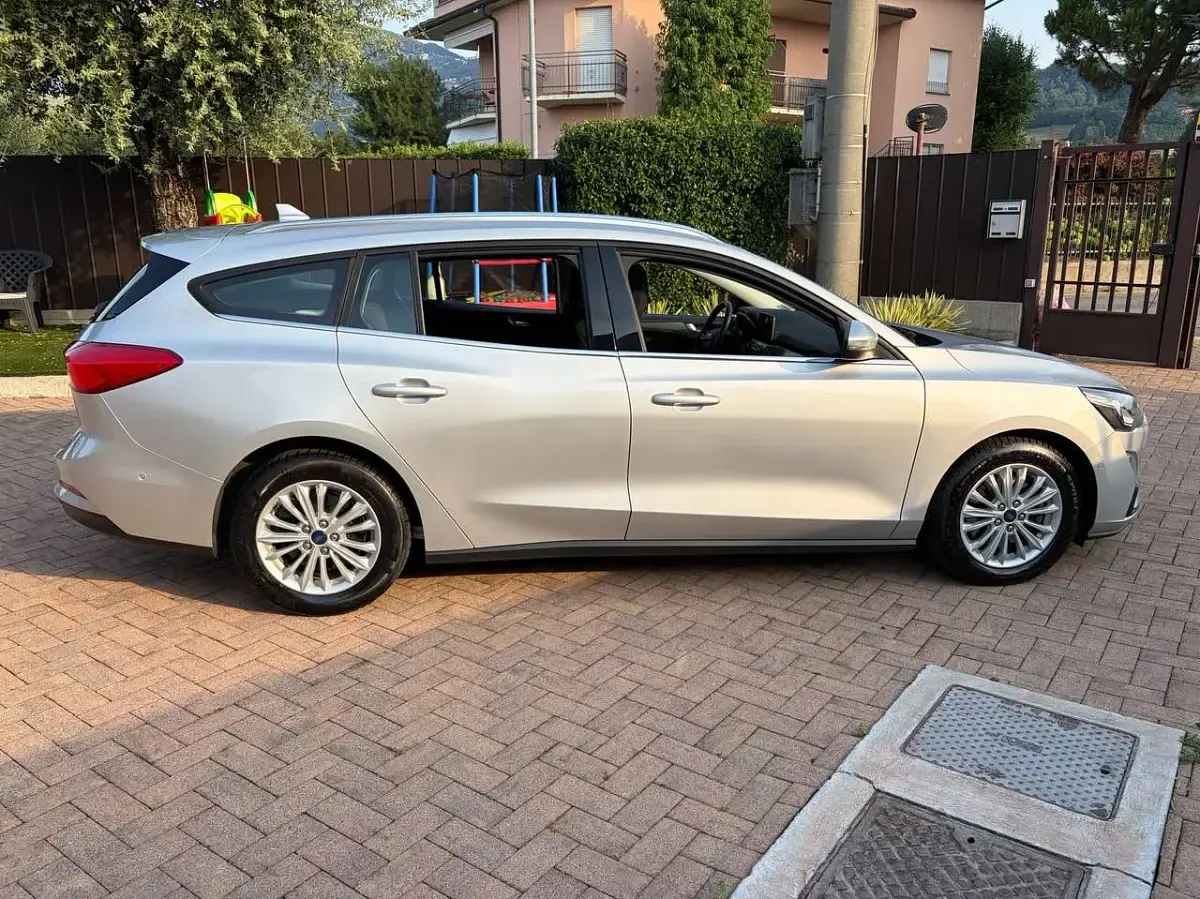 Usata Ford Focus Business Edition 125 CV (91 kW) 2021 Argento Station wagon
