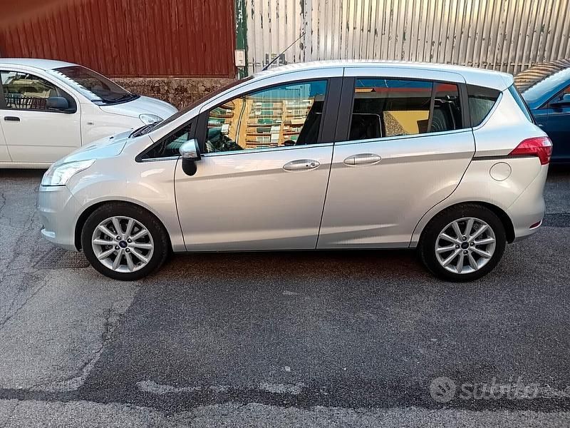 Usata Ford B-MAX Titanium X 100 CV (73 kW) 2016 Grigio Monovolume
