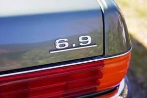 Usata Mercedes 450 286 CV (210 kW) 1980 Verde Berlina