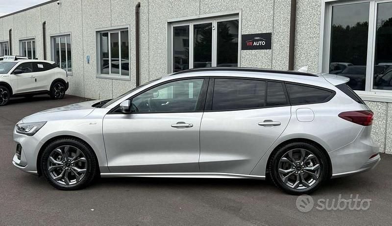 Usata Ford Focus ST-Line 155 CV (114 kW) 2025 Grigio Station wagon