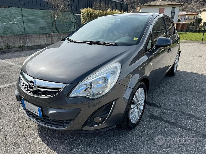 Usata Opel Corsa 85 CV (62 kW) 2011 Grigio Utilitaria